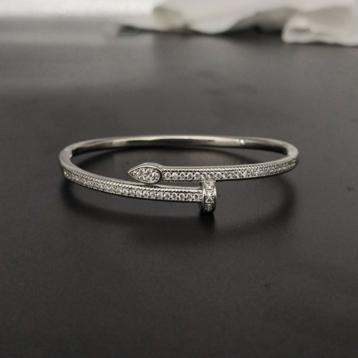 High Version V Gold Classic Full Rhinestone Stud Bracelet with Diamond-Encrusted Ends, Thick 18K Rose Gold Plated, Luxury Couple Bracelet